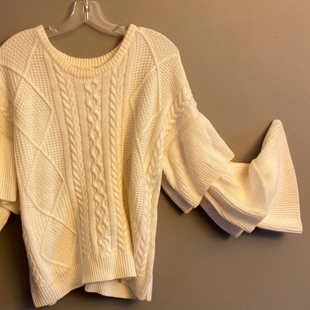 Simply Couture size XL CREAMY WHITE RUFFLE SLEEVE